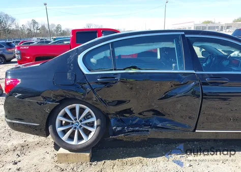 2018 BMW 740I из США, поврежденный, VIN WBA7E2C56JG743030